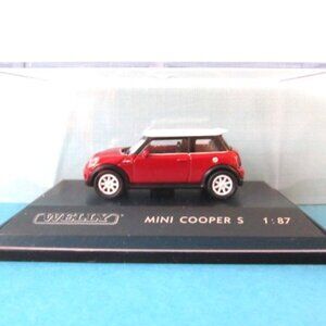 WELLY MINI COOPER S 1:87 SCALE RED WHITE ROOF IN ACRYLIC CASE
